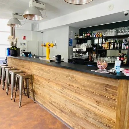 Flamingo Gare Centre Vandrarhem Nîmes